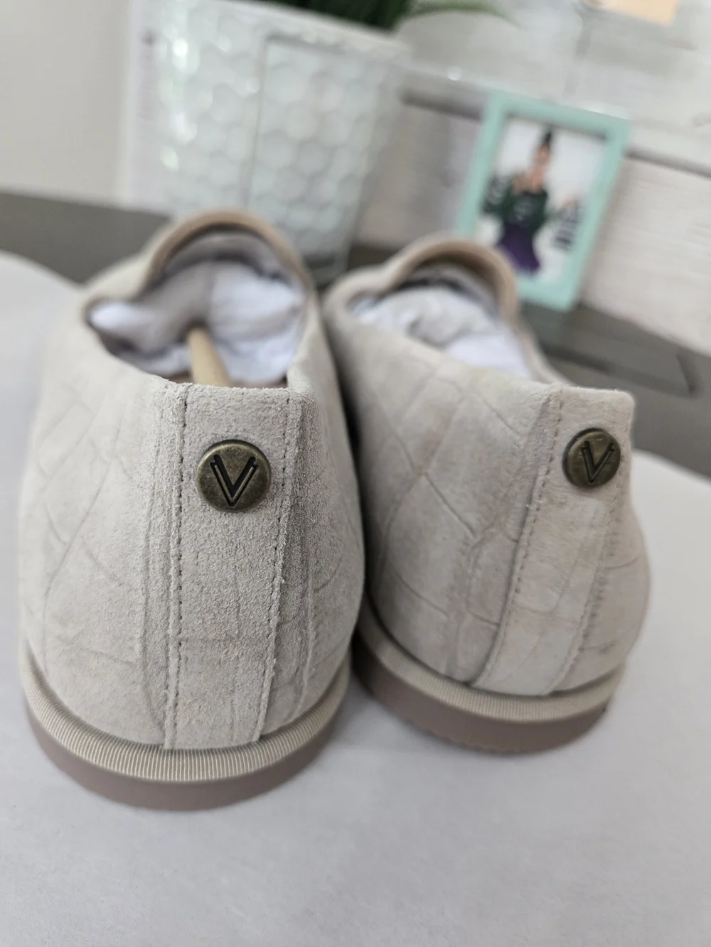 NWOB Vionic Milla Loafers Women's 7.5 Beige Suede Slip On Comfort Flats